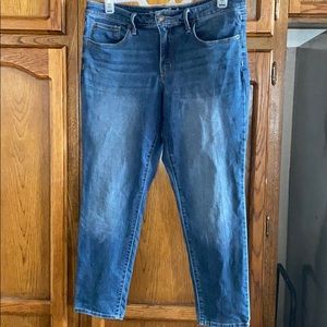 Mid rise skinny jeans